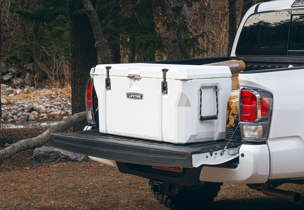 outdoor beverage bar with cooler